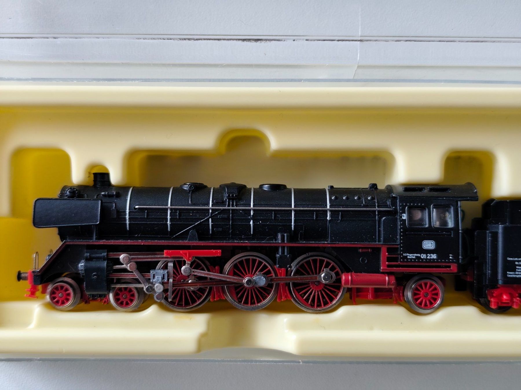 Trix Modellini di ferrovie: Schlepptenderlok BR 01 E.M.S. der DB von Minitrix N – Nuovo e nell'imballaggio originale da La Chaux-de-Fonds venduto da Sekado 1