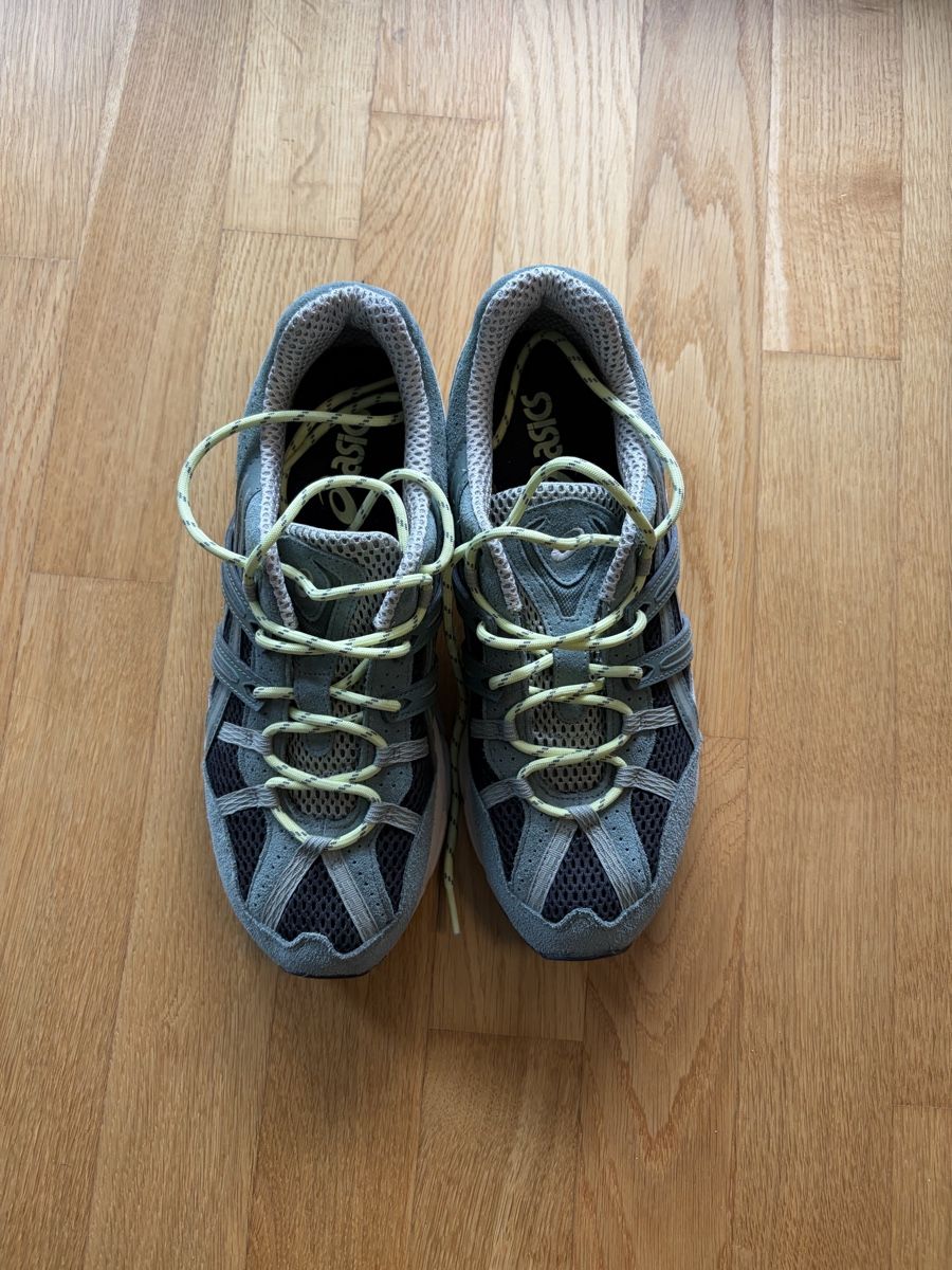 Asics Scarpe da uomo: Asics Schuhe 42.5 helles grün, grau, schwarz – Nuovo (secondo la descrizione) da Thayngen venduto da golazo_vines 1