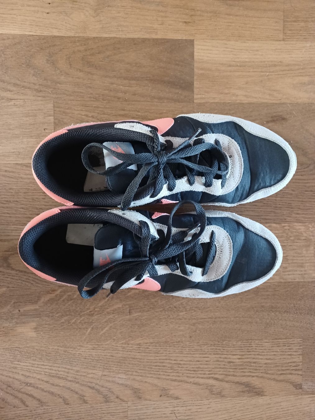 Nike Scarpe da donna: Nike Schuhe Grösse 39 – Usato da Bern venduto da hi-glu