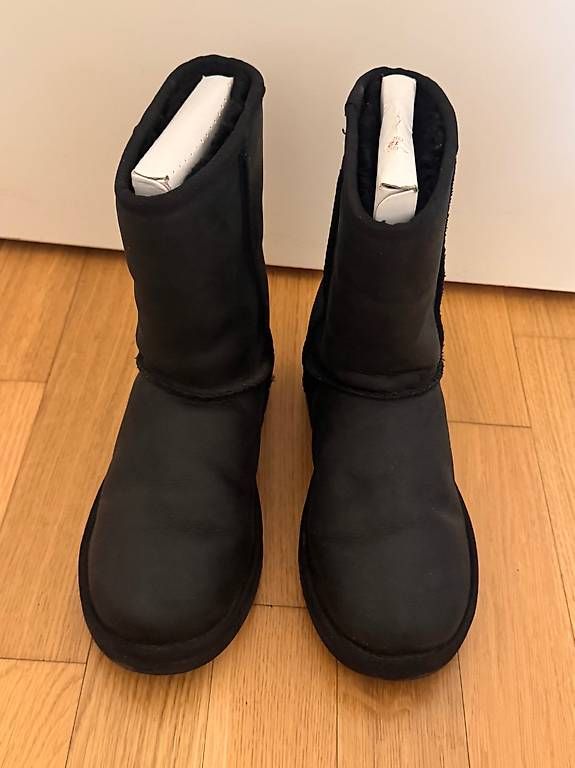 Chaussures femmes: Ugg Boots Short Gr.38 – D'occasion à Zürich par melaniec.
