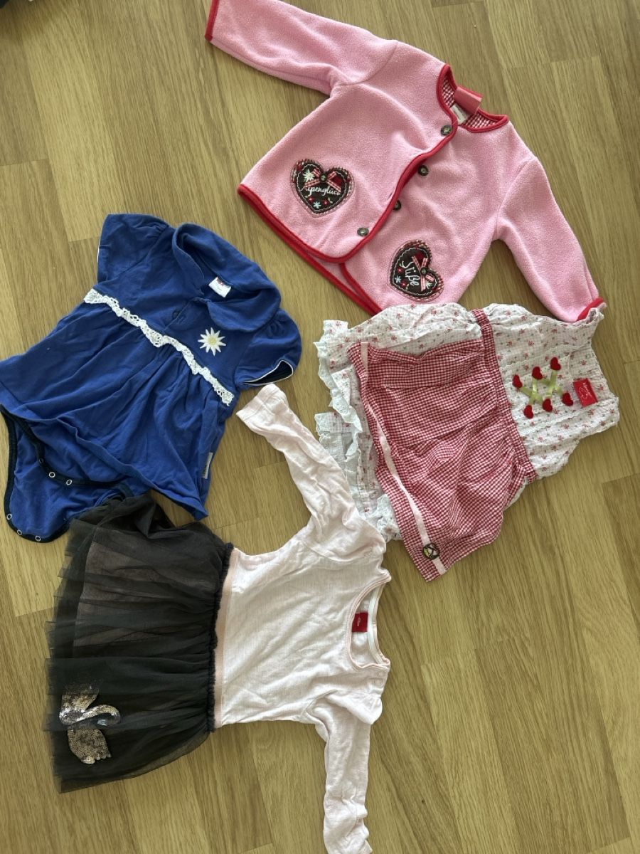 Lotti & Set di vestiti: Kleiderset Gr 74/80 – Usato da Rüschlikon venduto da Retobernina