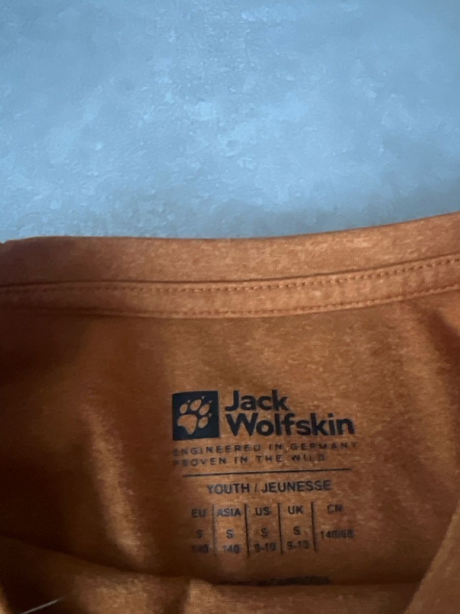 Jack Wolfskin T-shirts: Langarmshirt Jack Wofskin – D'occasion à Bottmingen par ale3829 1