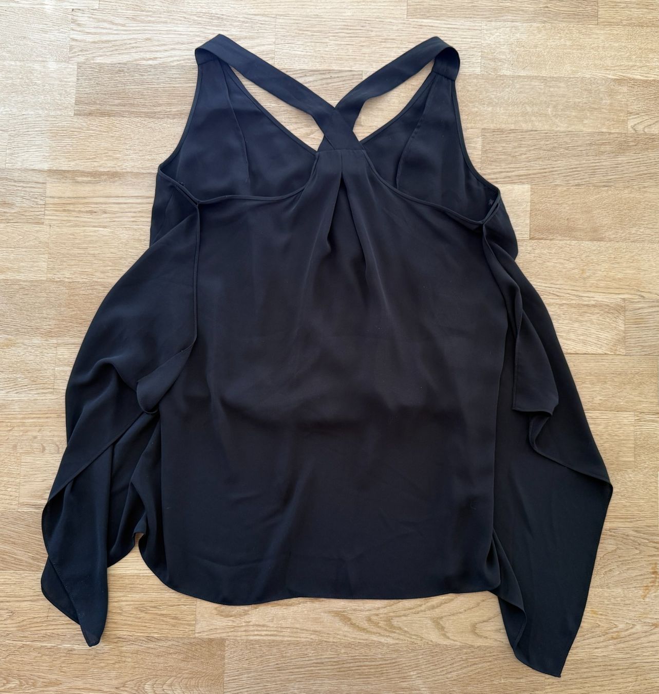 Top: Spende MSF - BCBGMAXAZRIA - schwarzes Top - Gr. XXS – Usato da Fällanden venduto da La_Natie 4
