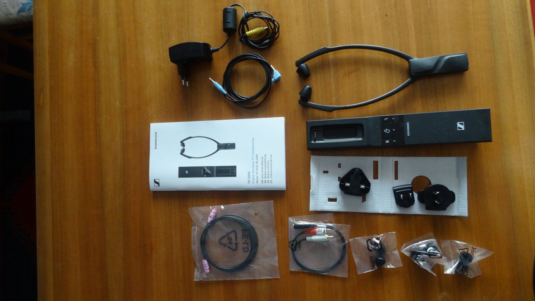 Sennheiser Cuffie: Sennheiser Digitaler TV Kopfhöhrer – Usato da Solothurn venduto da w_keller_2008 7