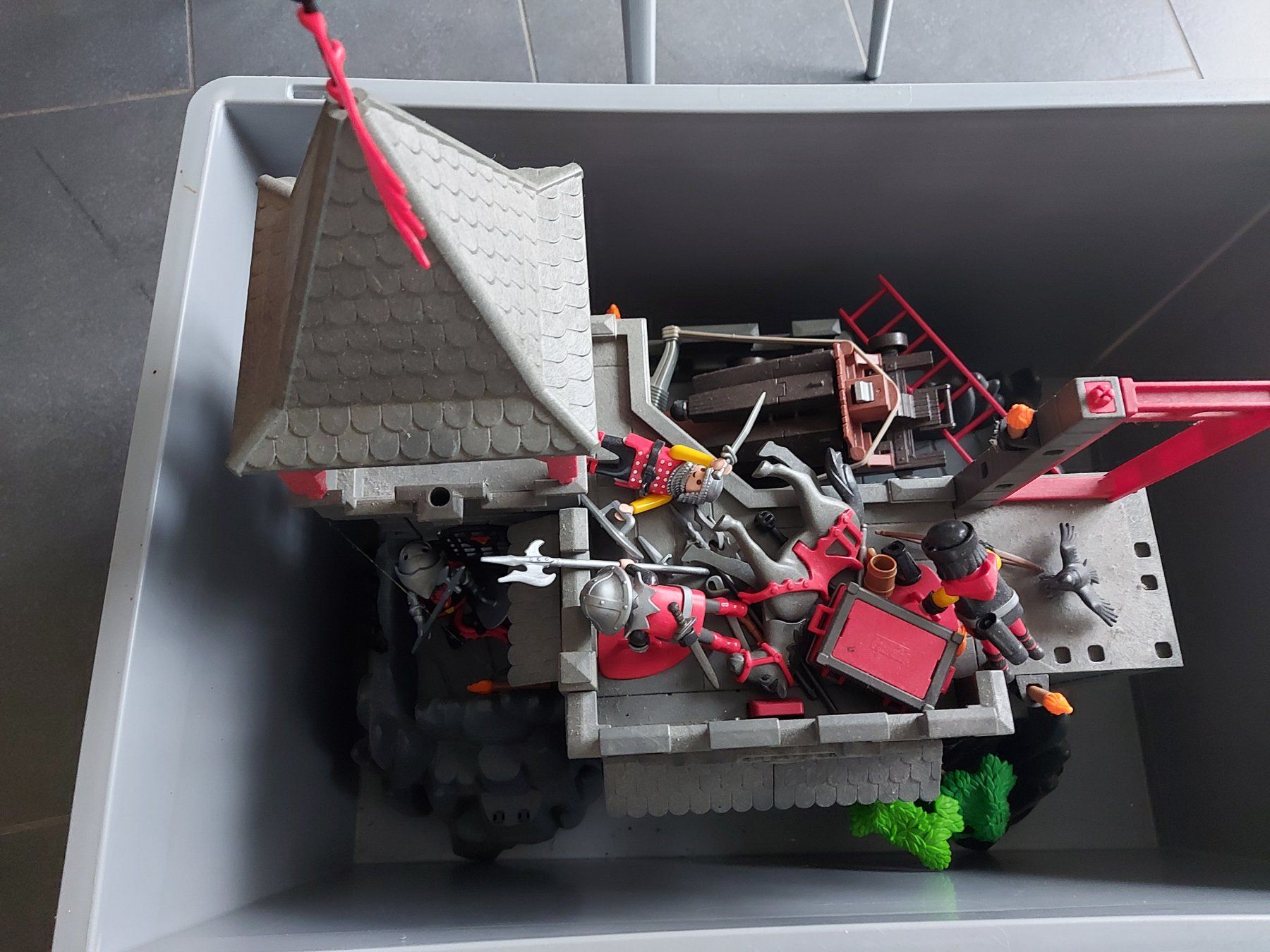 Playmobil Giocattoli: Playmobil Ritterburg – Usato da Sarmenstorf venduto da jodasano