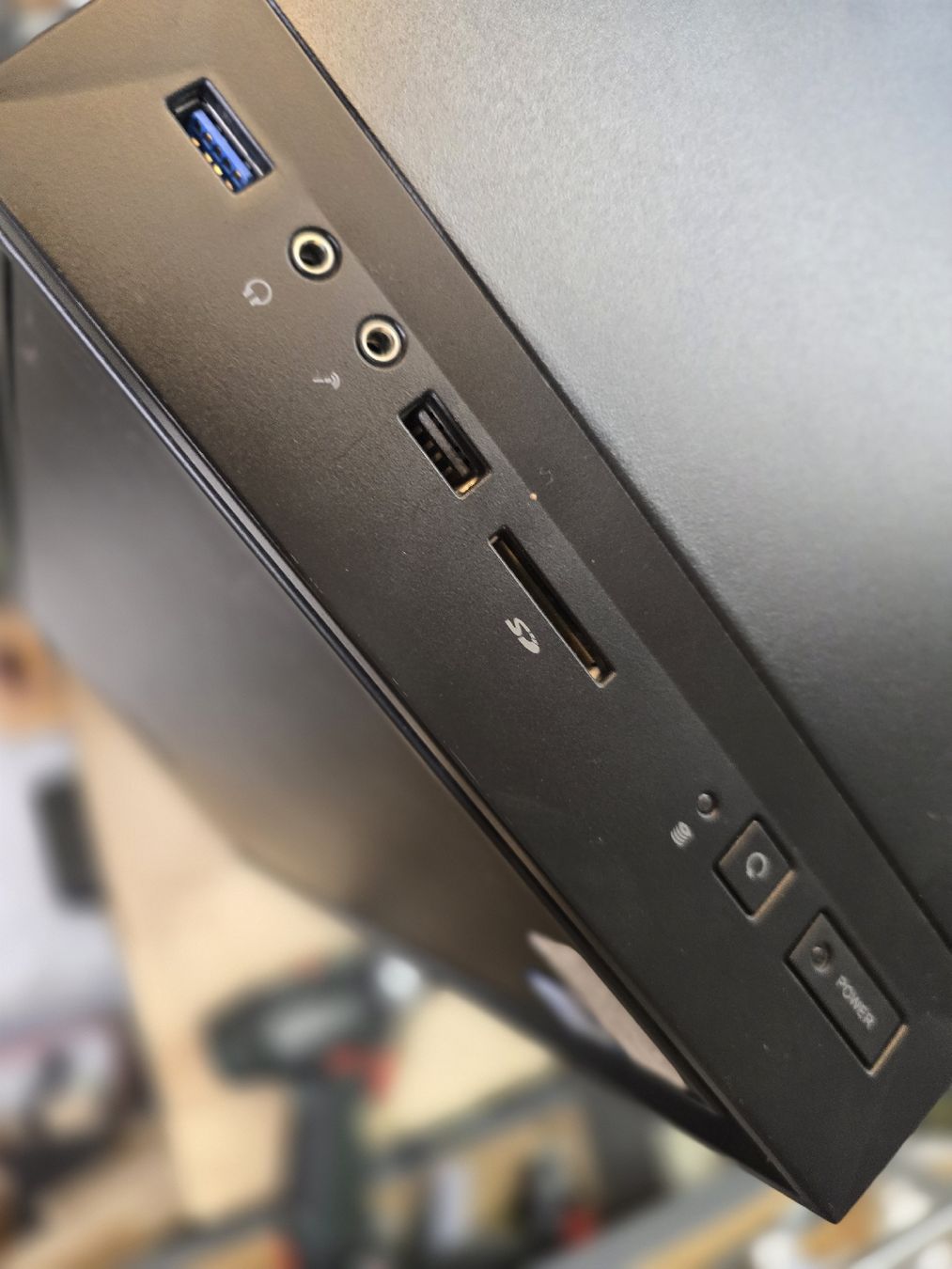 Gehäuse: Cooler Master PC Gehäuse schwarz Miditower gebraucht – Gebraucht aus Täuffelen von Caspersky 1