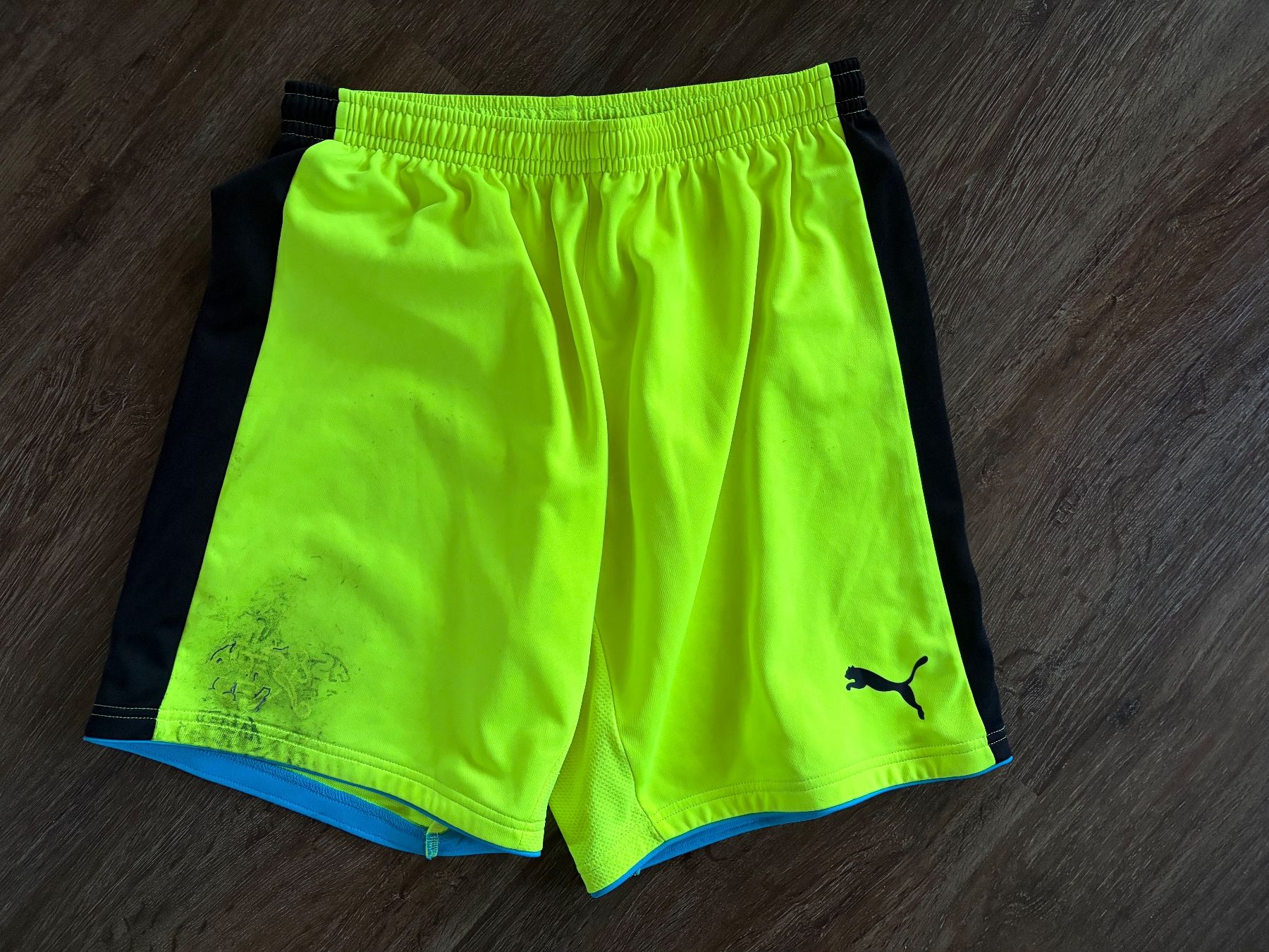 Puma Hosen: Schweiz SFV Hosen Gr. L – Gebraucht aus Muttenz von bargain_hunter