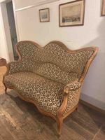 Antikes Sofa aus Holz mit Stoffbezug