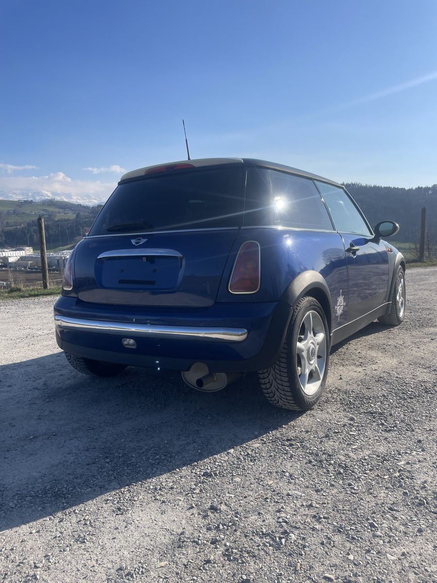 Mini Autos: Mini Cooper 1.6 R50 – Gebraucht aus Gossau SG von 52962 2