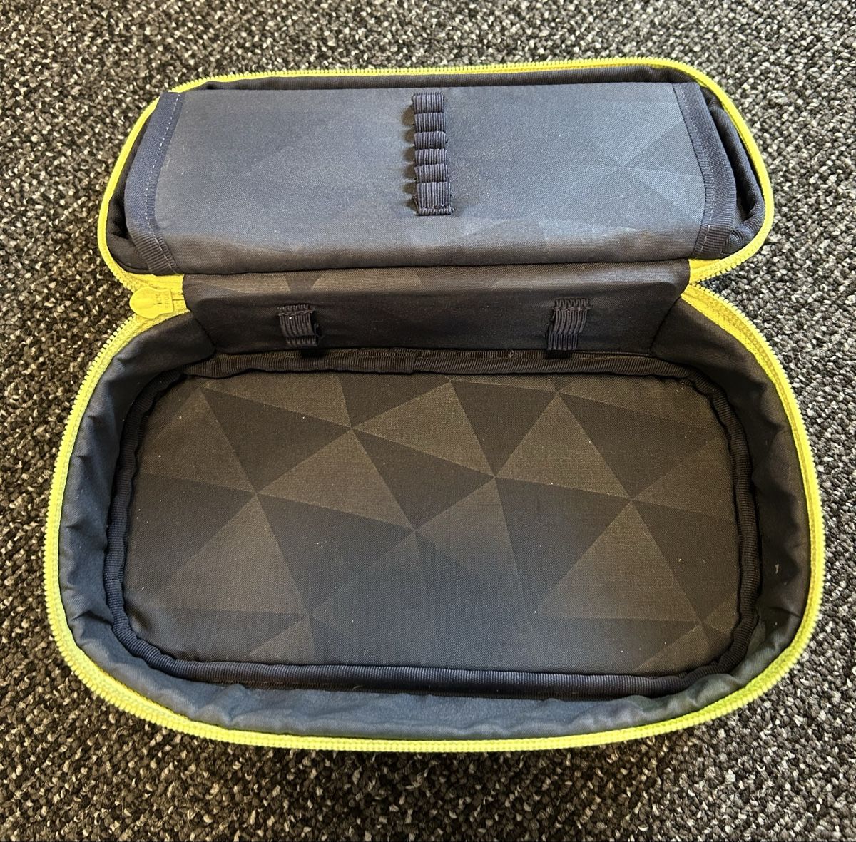 Satch Kindertaschen: Satch Rucksack mit Etui Pünktli Design dunkelblau  – Gebraucht aus Schwellbrunn von ser_75mj 8