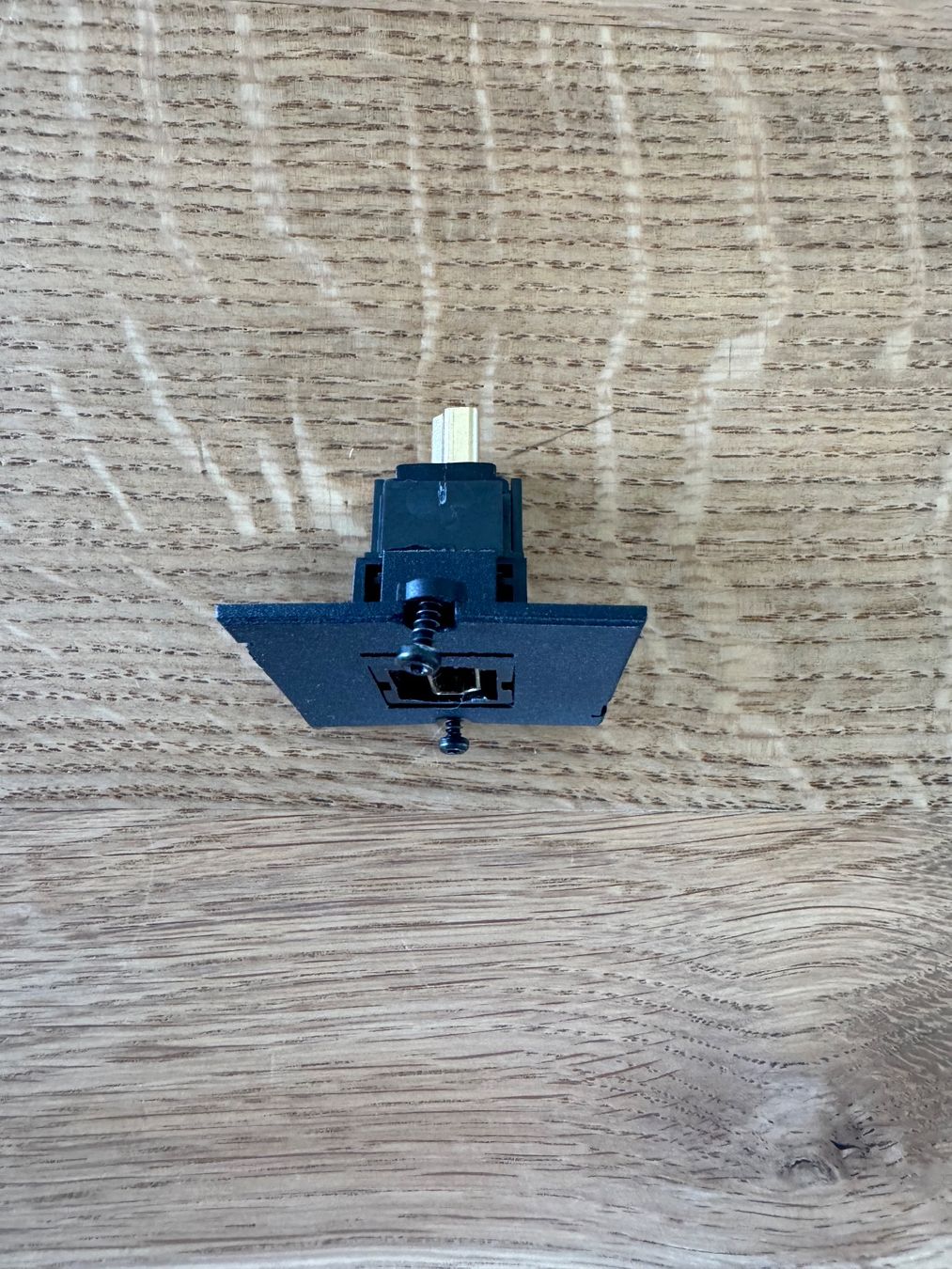 Spine: Bachmann HDMI Durchführung mit Abdeckplatte – Usato da Weinfelden venduto da rizzla360 1