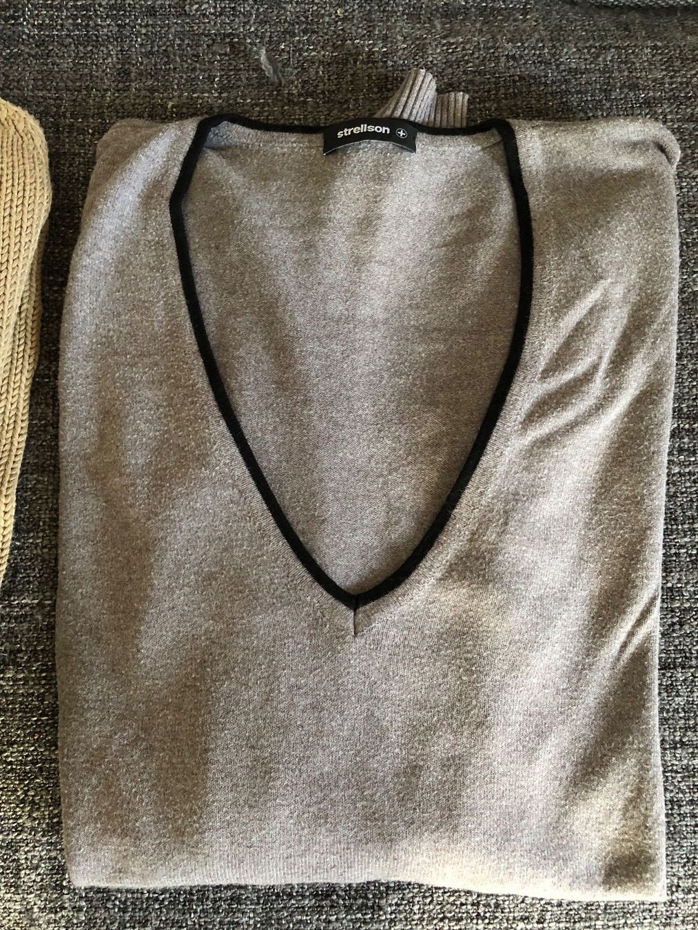 Strellson Kleiderpakete: 2 Strellson Pullover Pulli Markenkleider Unisex – Gebraucht aus Frauenfeld von Babytimmy 4