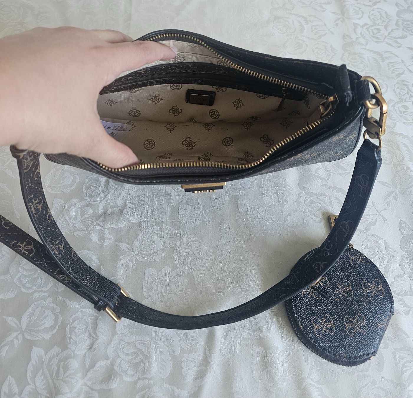 Guess Borse da donna: *GUESS * Damen Handtasche – Nuovo (secondo la descrizione) da Bronschhofen venduto da David80 5