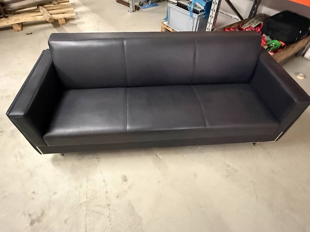 Divani: Sofa / Empfangsmöbel – Usato da Wängi venduto da inf_2hrj