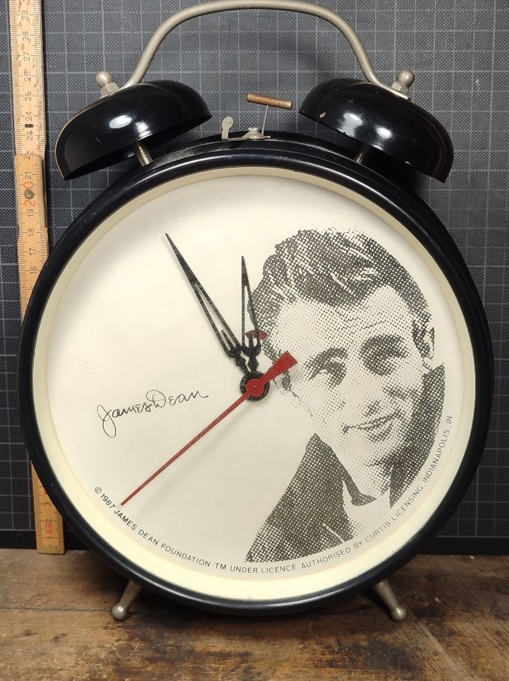 Sveglie: Wunderschöner grosser 35 cm Wecker Nr. 151  James  Dean – Usato da Gelterkinden venduto da MYSTOREFORYOU4460