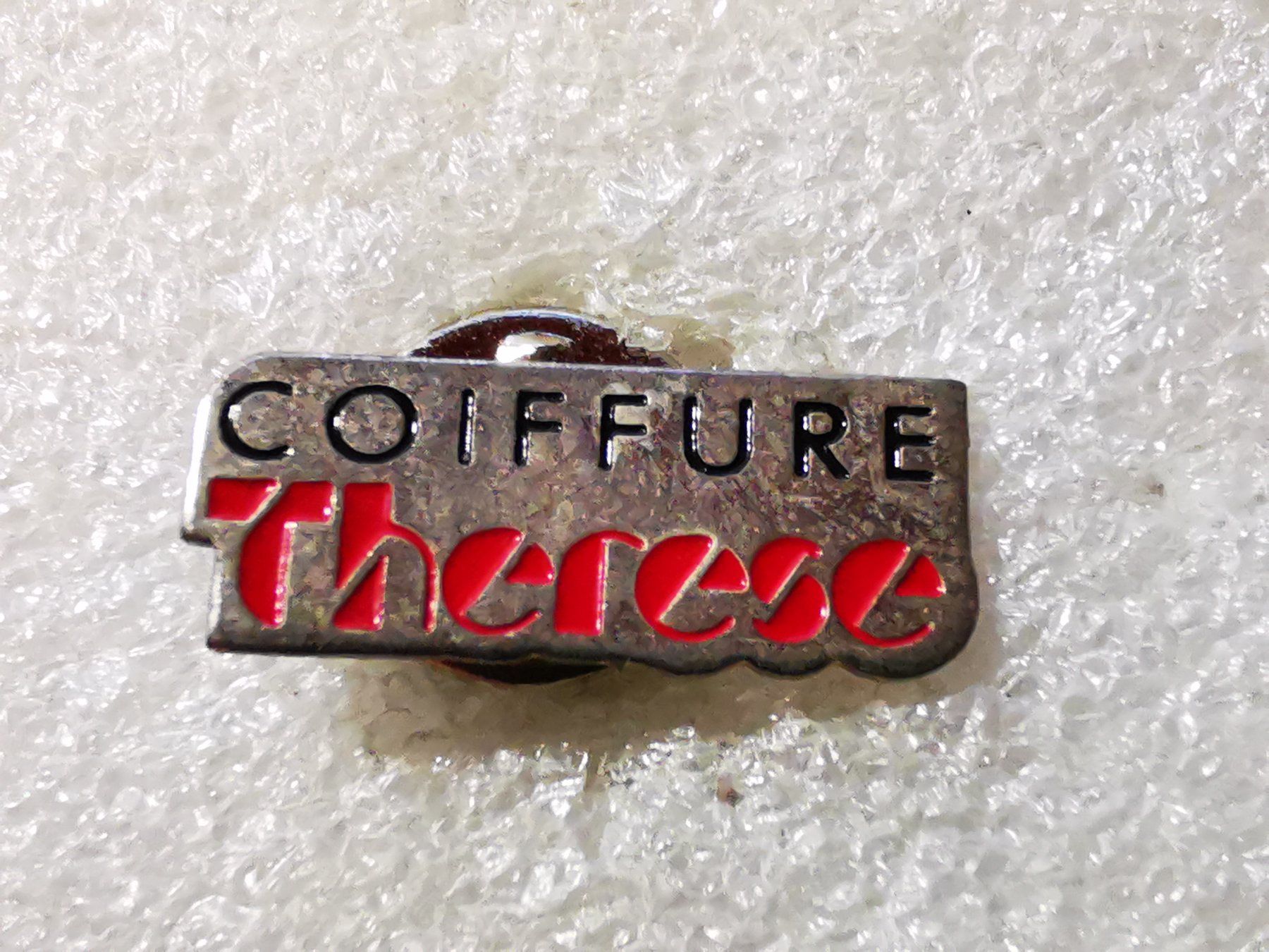 Placchette & Badge: Ansteckpin 50: Coiffure Therese – Usato da Oppligen venduto da Pin-Fall-Shop