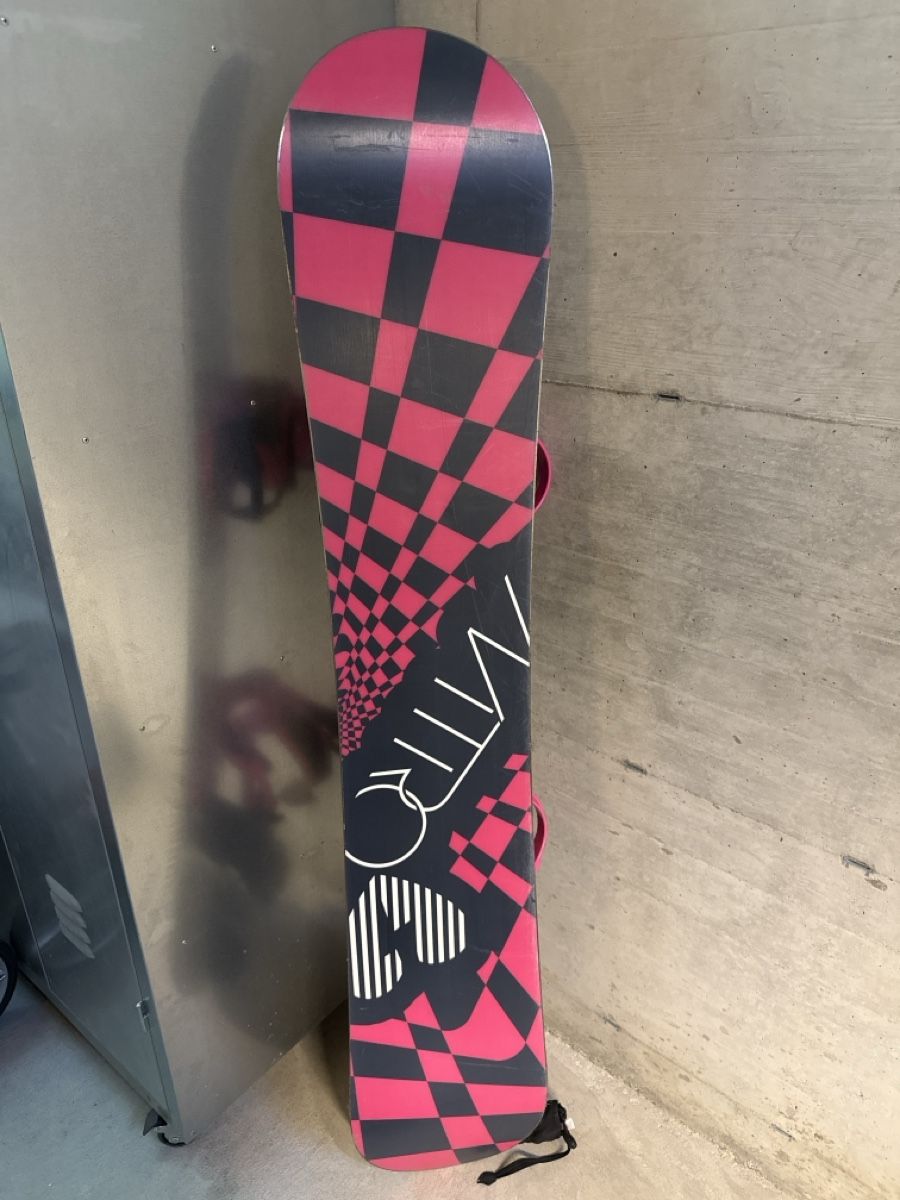 Board: Nitro Snowboard 152cm + Burton Bindung + Volcom Handschuhe – Usato da Worb venduto da kris-tina 2