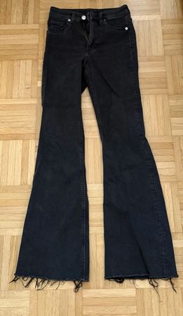 Jeans Schlaghose Schwarz Grösse 32 Neuwertig