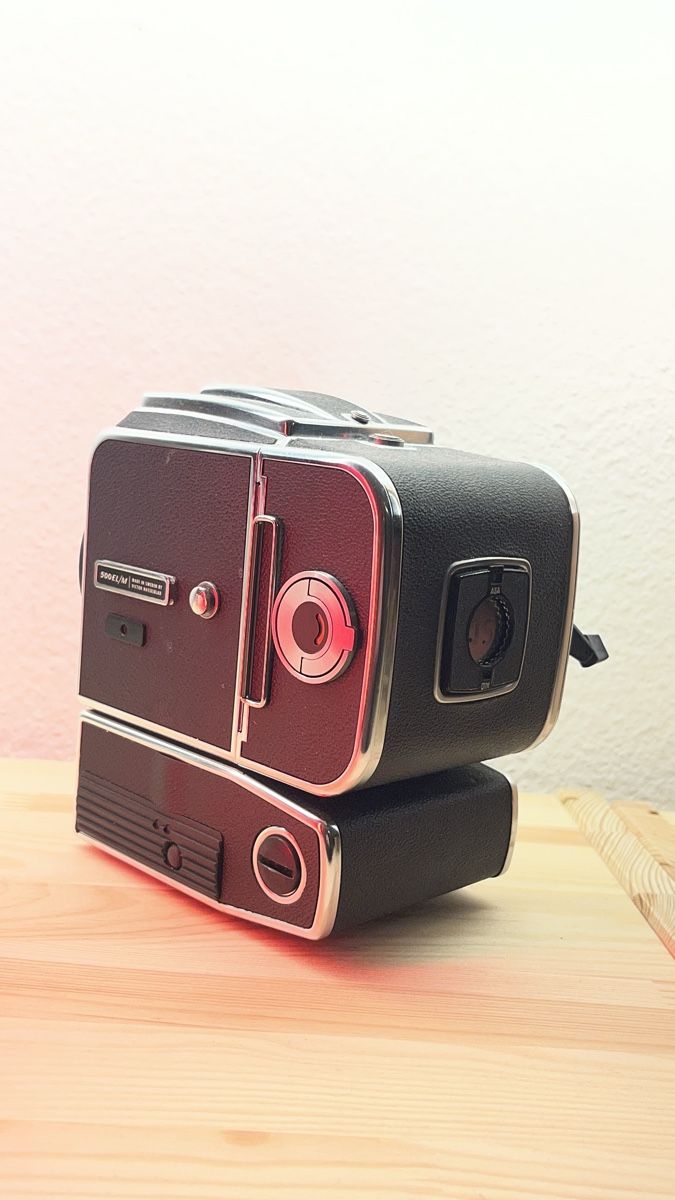 Hasselblad Fotocamera: Hasselblad 500EL/M – Usato da Lausanne venduto da Djoulaille 4