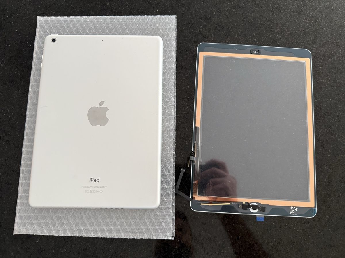 Apple Tablettes PC: Ipad Air (A1474) – Défectueux à Zug par KoSaZ 2