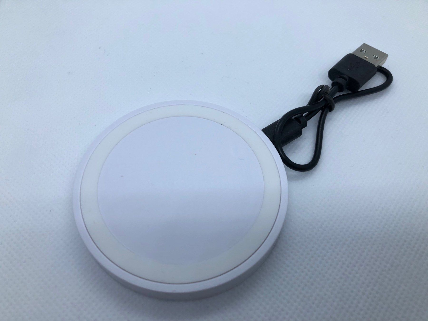 Caricabatterie: Wireless Charging Pad weiss für Smartphone – Nuovo (secondo la descrizione) da Toffen venduto da Azzi1 2