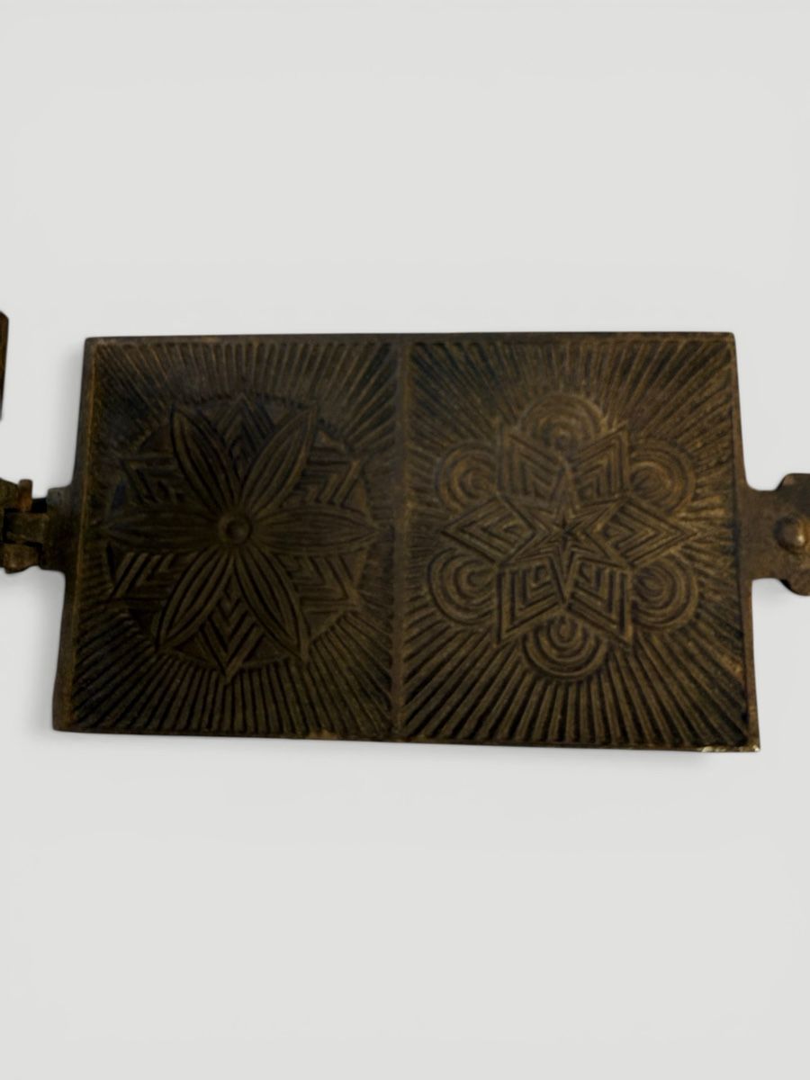 Teglie da forno: Fer à bricelets ancien fonte décor fleurs – Usato da Vessy venduto da _Callidus_ 4