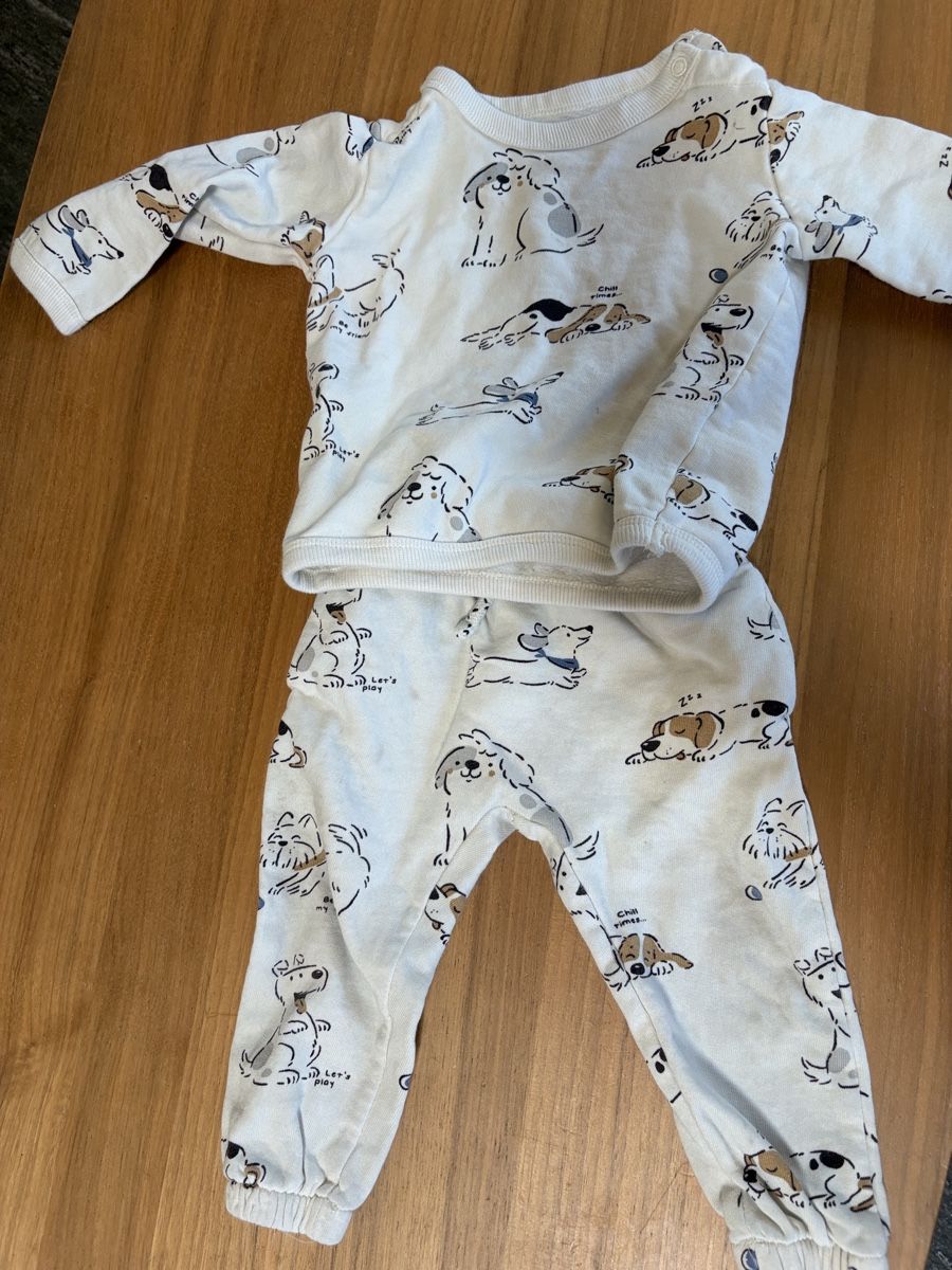 C&A Lotti & Set di vestiti: Ensemble chiens 80 cm – Usato da Lausanne venduto da Soins
