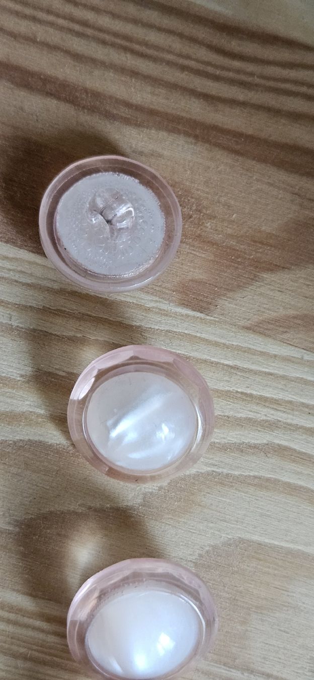 Bottoni: 4 boutons rose poudré 18mm – Nuovo (secondo la descrizione) da Carouge GE venduto da Lea000 1