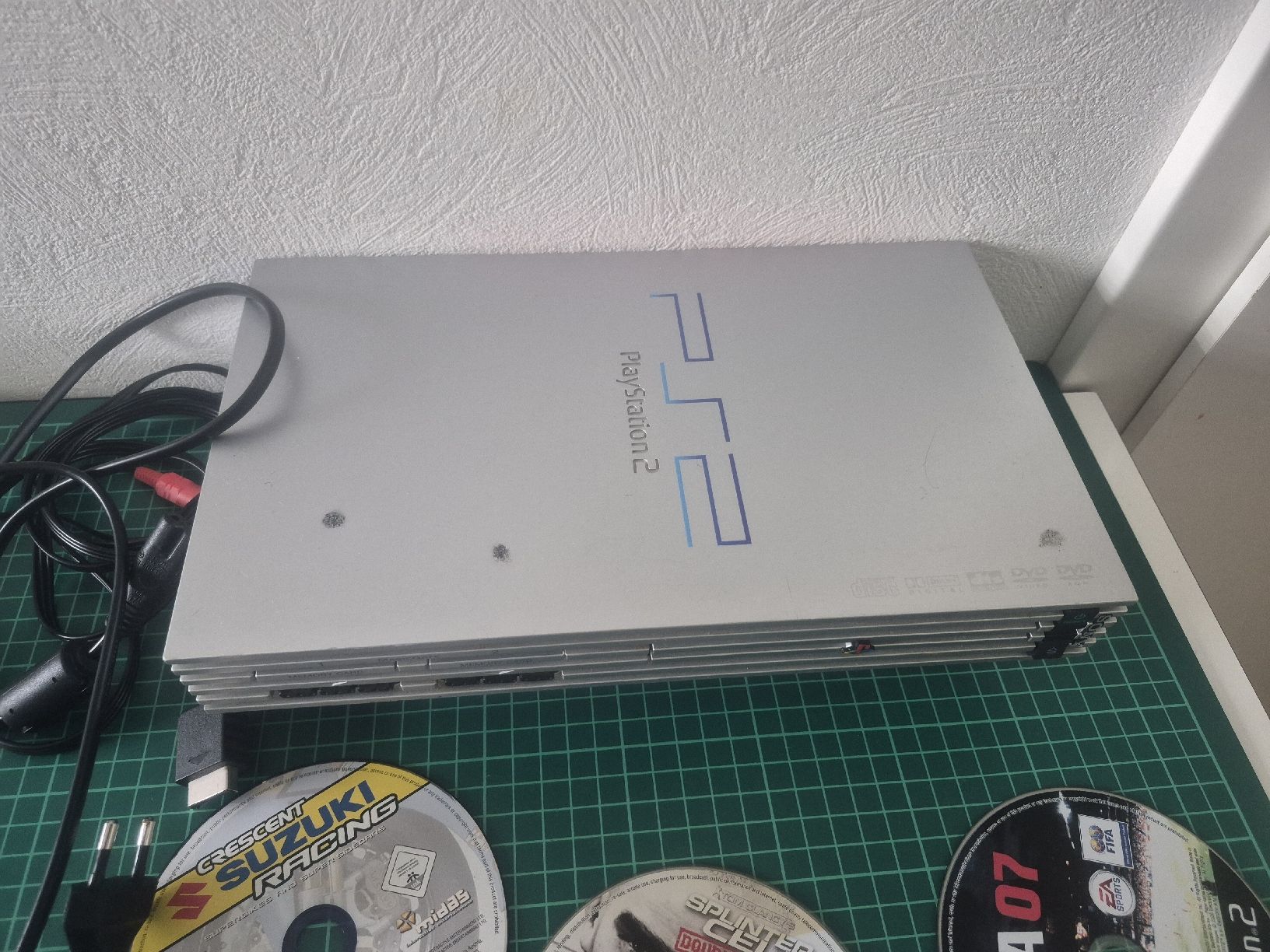Sony Console: Playstation 2 Console with 7 Games used PS2 – Usato da Meyrin venduto da Retro-GZ 3