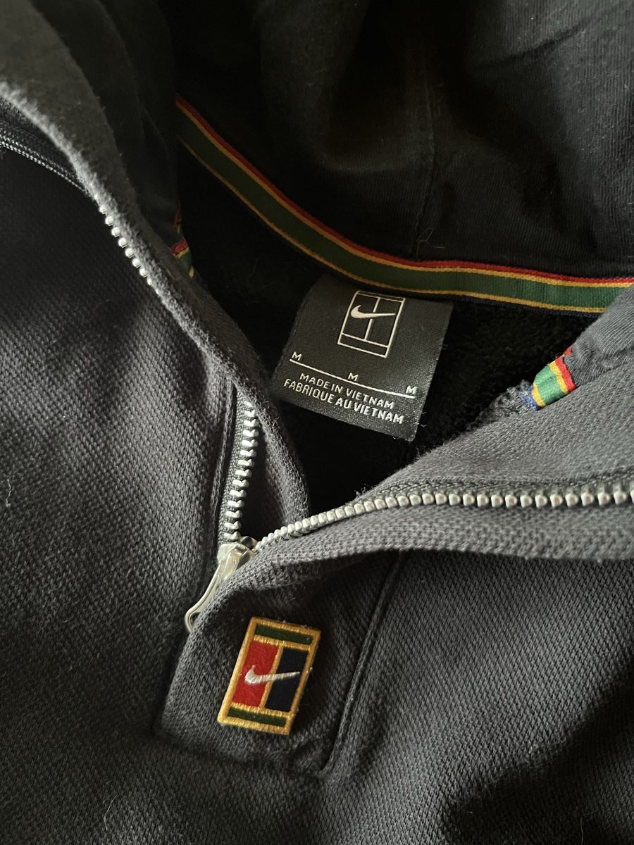Nike Maglioni & Felpe: Nike Tennis Kapuzenpullover schwarz – Usato da Belp venduto da jon_y6sj 2