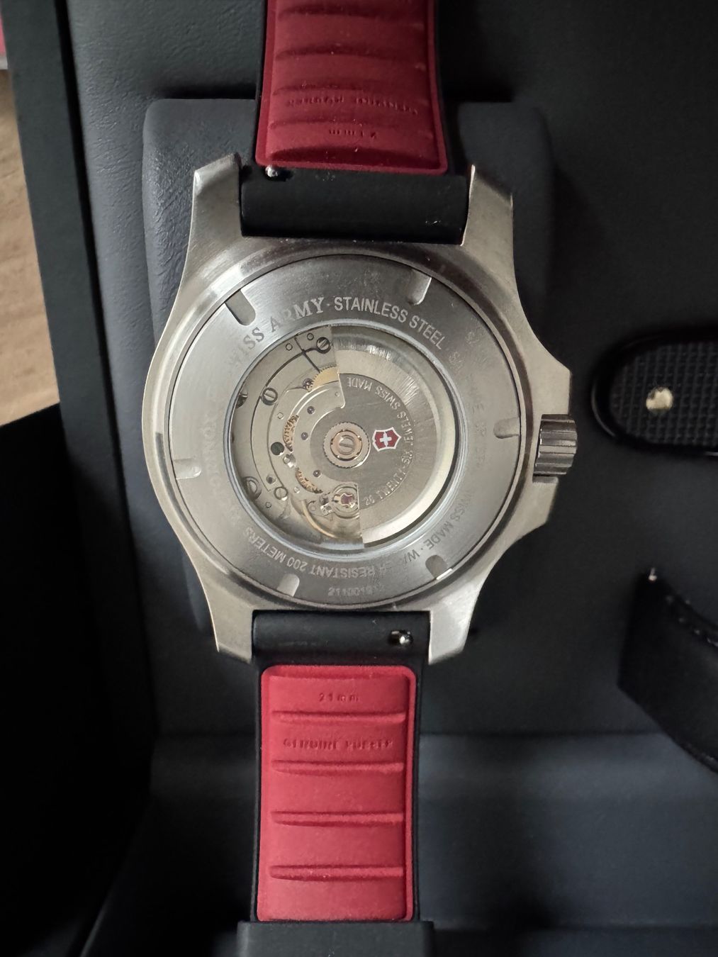 Victorinox Orologi: Victorinox I.N.O.X. Mechanical Automatik – Usato da Rupperswil venduto da Arcore 5