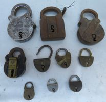 1 LOT ANTIKE VORHÄNGESCHLÖSSER