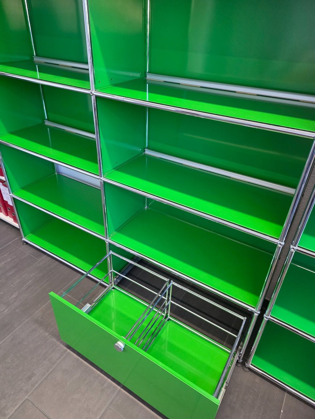 USM Regale: USM Haller Regal Original grün – Gebraucht aus Gebenstorf von Rebbecca 1