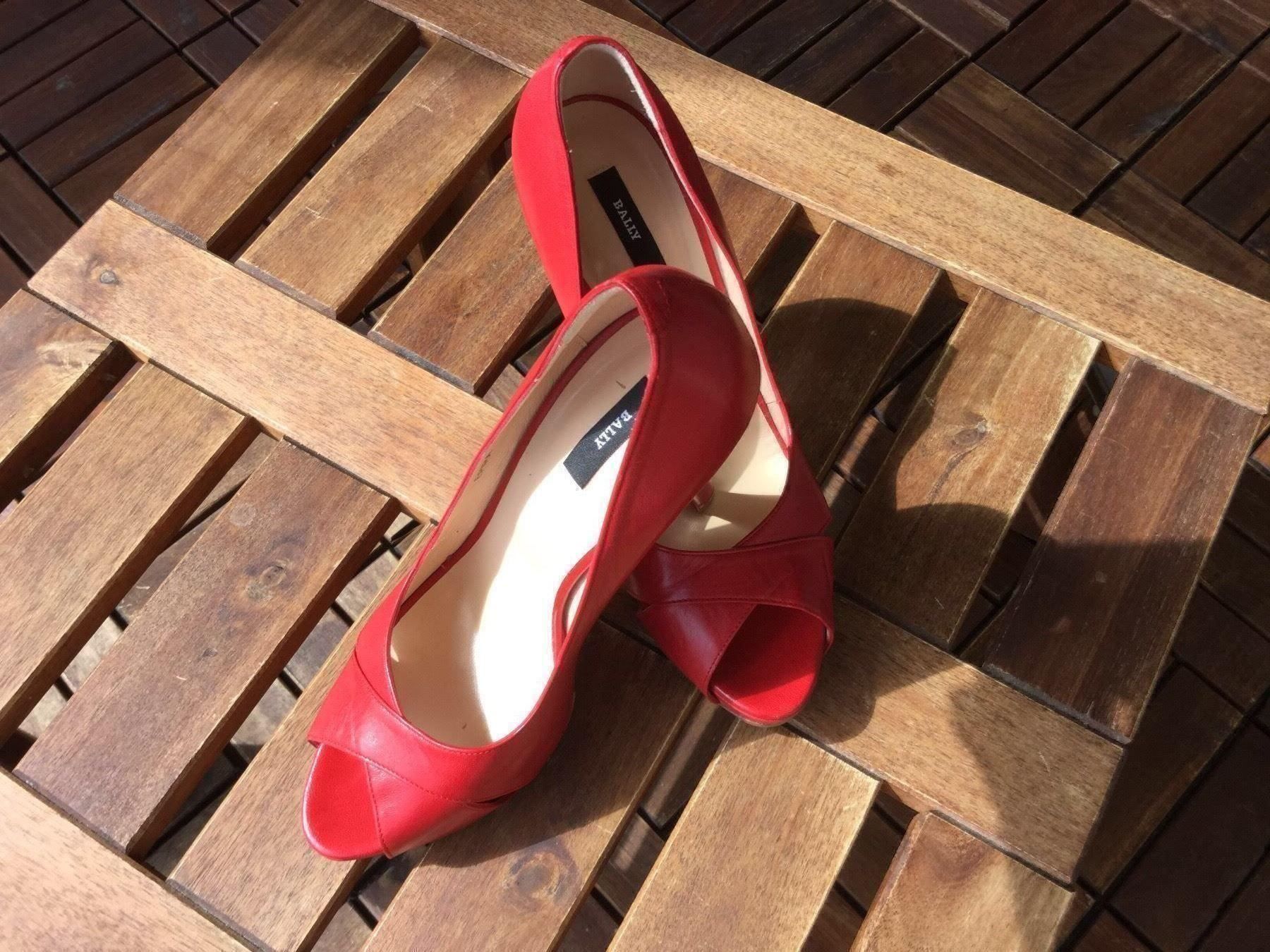Bally Scarpe da donna: Bally Pumps rot, Gr. 37,5 – Nuovo e nell'imballaggio originale da Zürich venduto da VorlonShadow