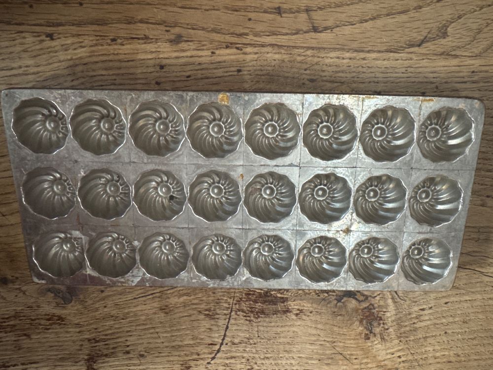 Ancien Moule à Chocolat En Métal Et Étain – Forme Lion, Allemagne