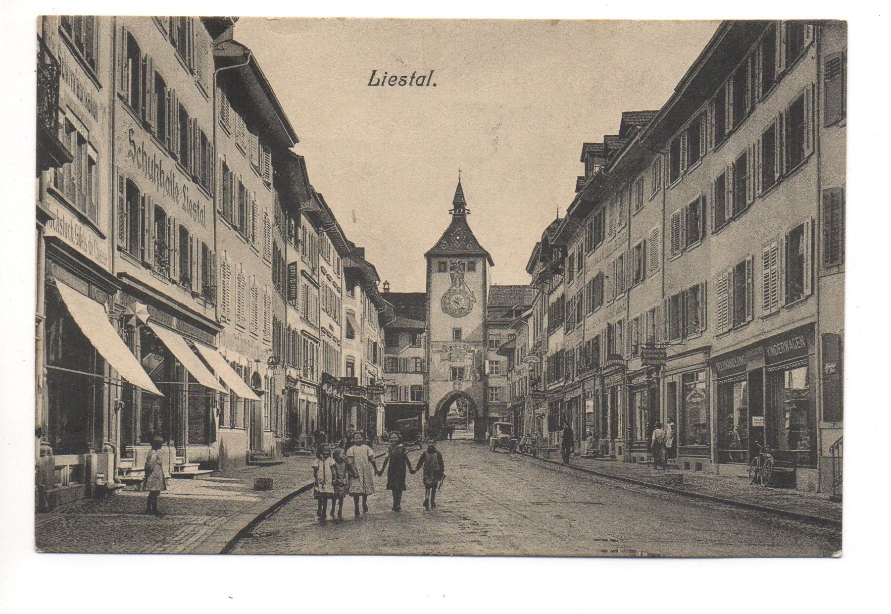 Cartoline postali: LIESTAL Schuhhalle animée – Usato da Jona venduto da philajona
