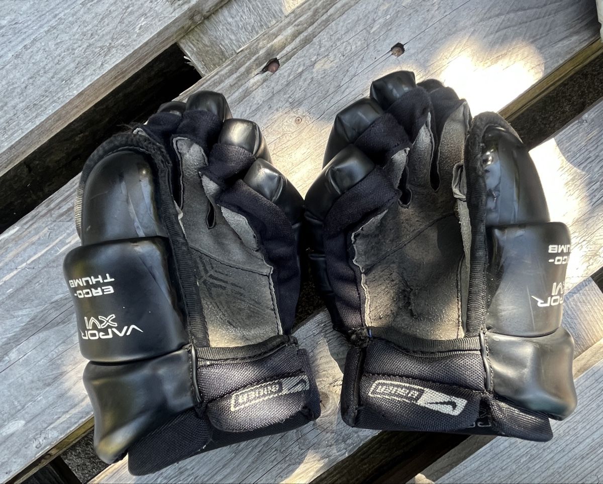 Bauer Guanti & manicotti: Eishockey Handschuhe Gr. 11 – Usato da Buchs AG venduto da diacel 2