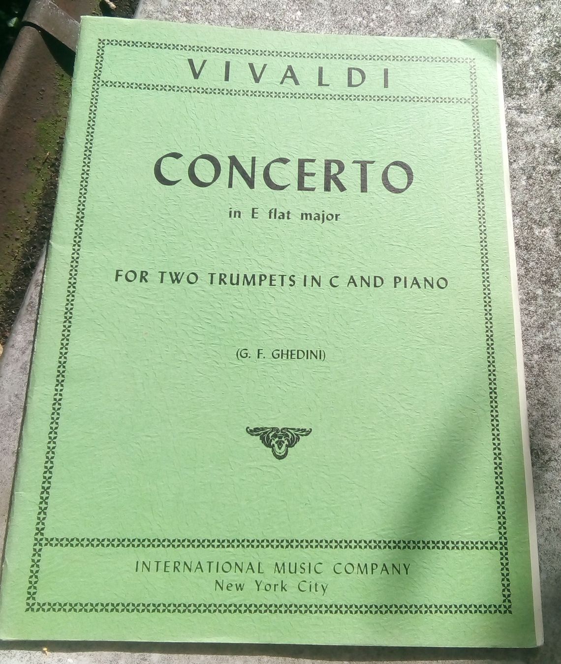 Libri: Vivaldi - Concerto in E flat Major for Two Trompets & Piano – Usato da St.Gallen venduto da elk2022