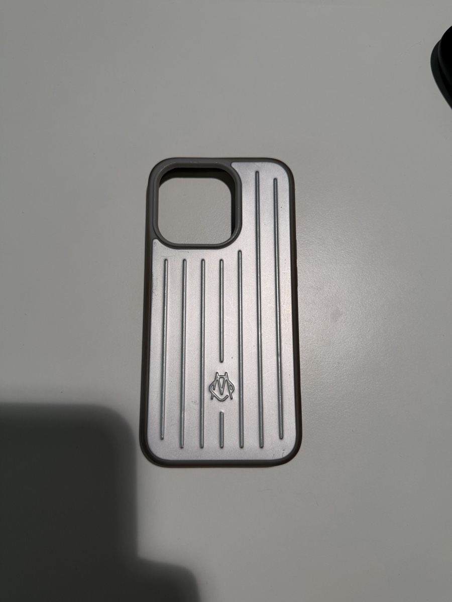 Cover & Protezioni schermo: Rimowa Handyhülle iPhone 15 Pro – Usato da Walchwil venduto da SIAM14