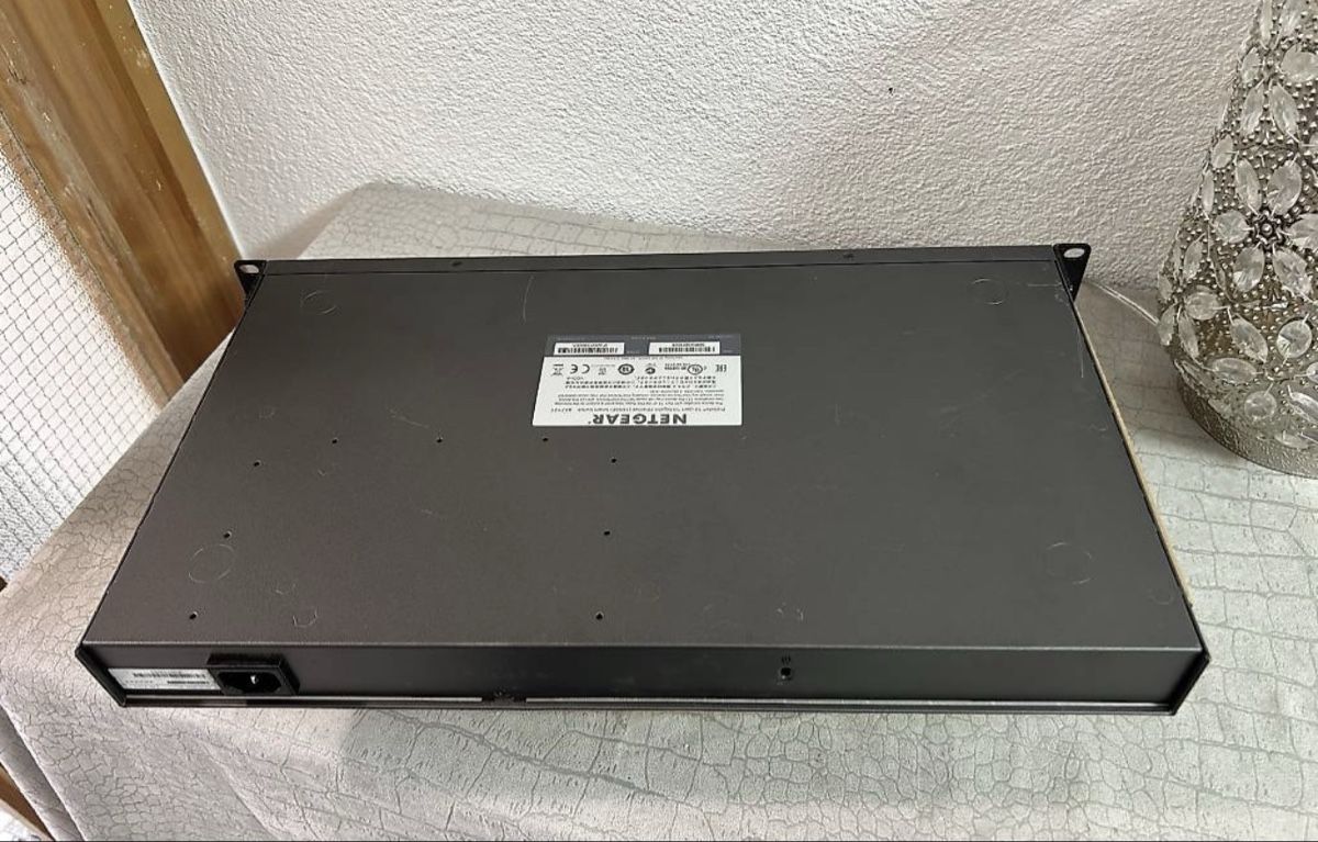 Netgear Hub & Switch: Netgear XS712T switch 10Gb  – Usato da Le brassus venduto da Dav1dc 1