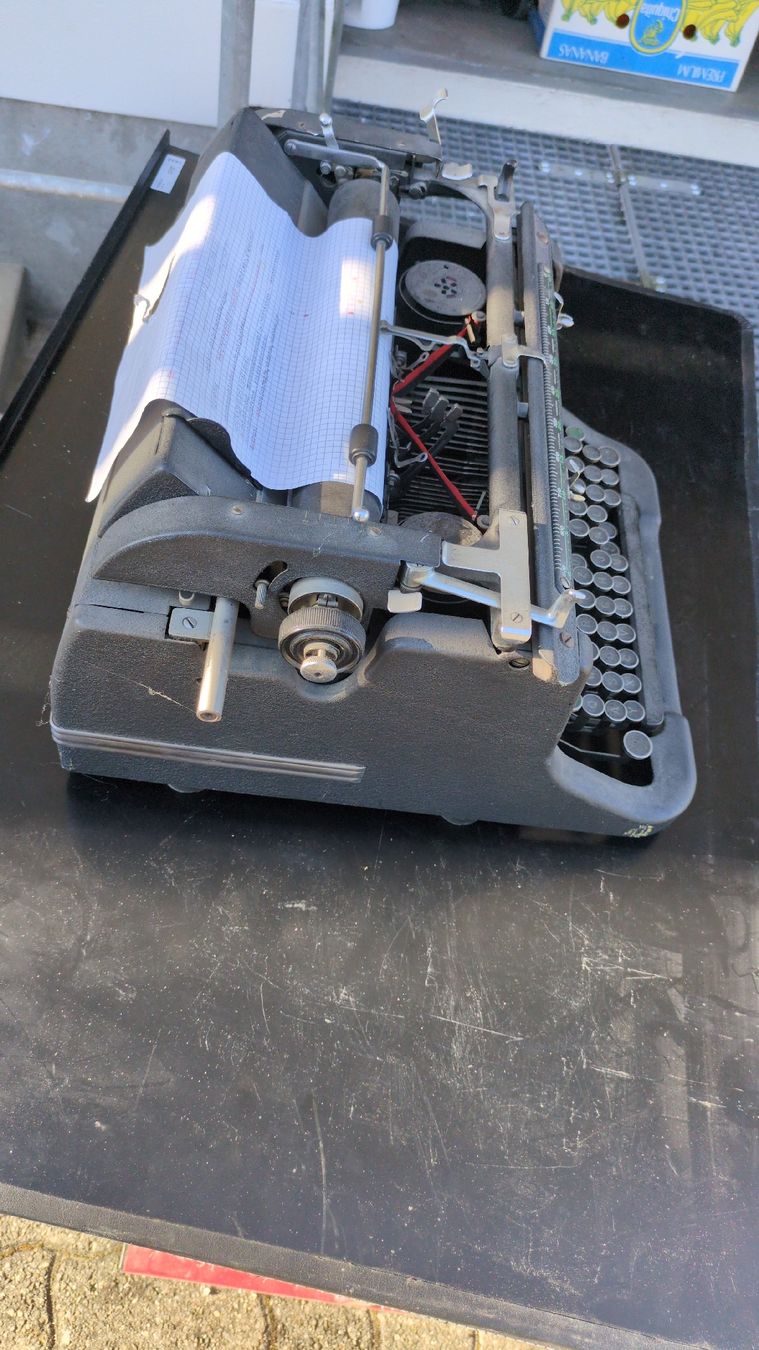 Underwood Macchine da scrivere: Schreibmaschine Underwood – Usato da Schaffhausen venduto da max_c62l 1