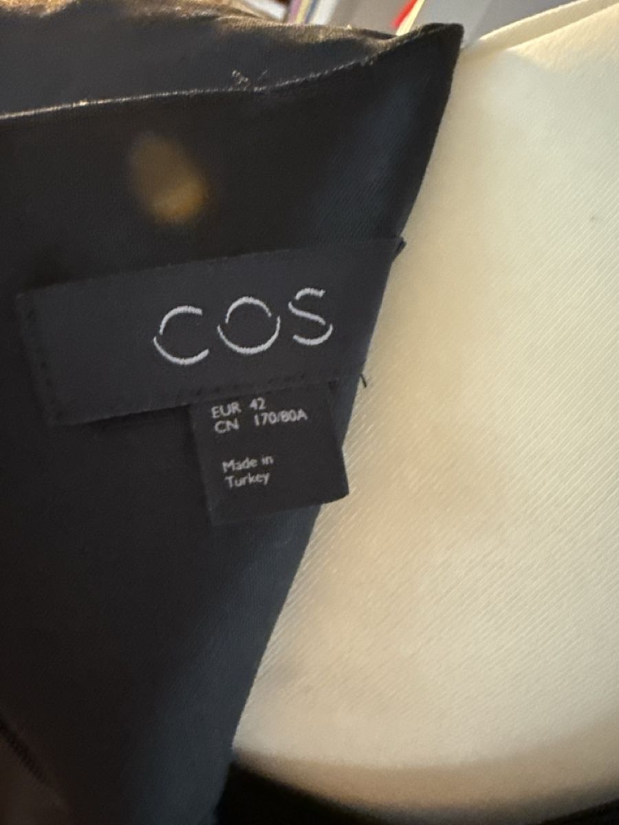 Cos Tute: COS Jumpsuit schwarz Gr. 42 – Usato da Vaduz venduto da Stromboli2 3
