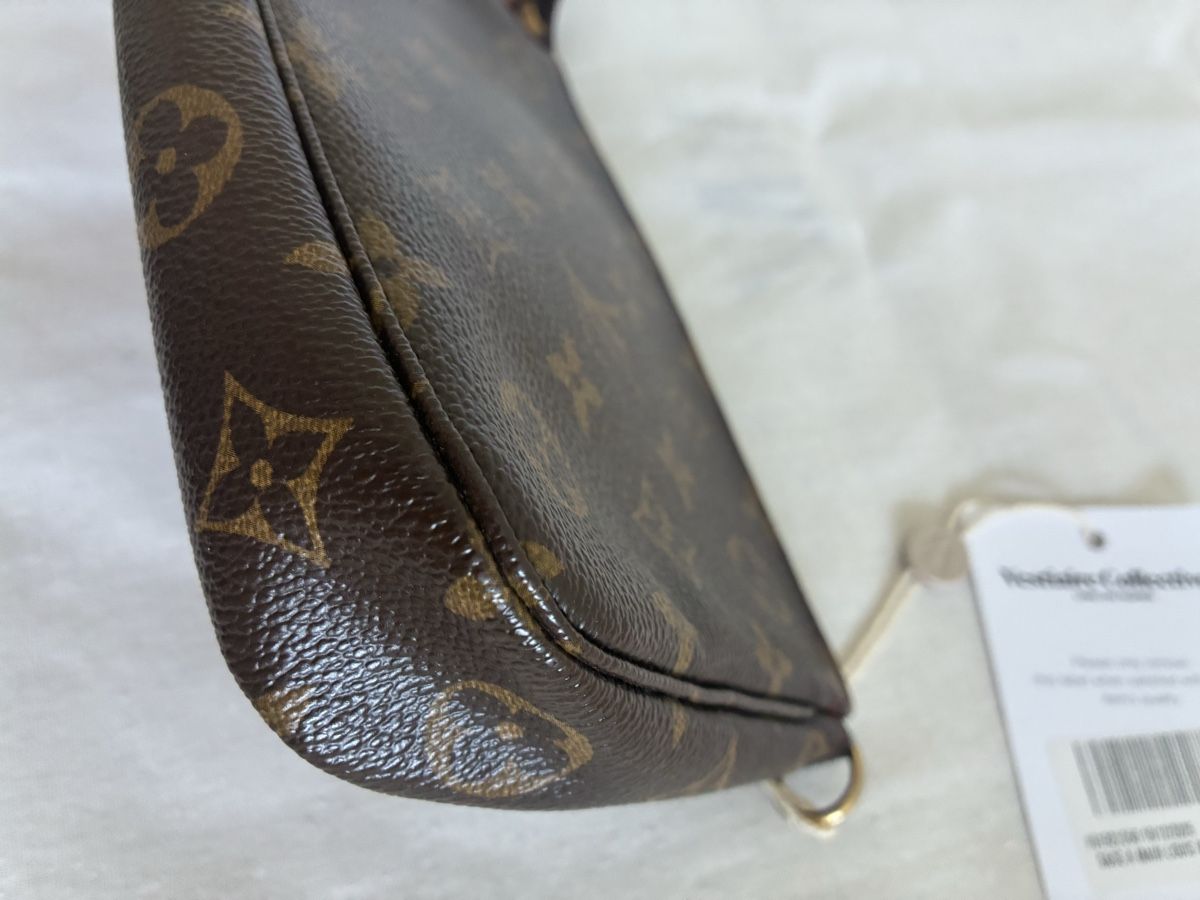 Louis Vuitton Borse da donna: Louis Vuitton Pochette Accessoires Cherry Monogram Murakami  – Usato da Basel venduto da ars_r7xd 7