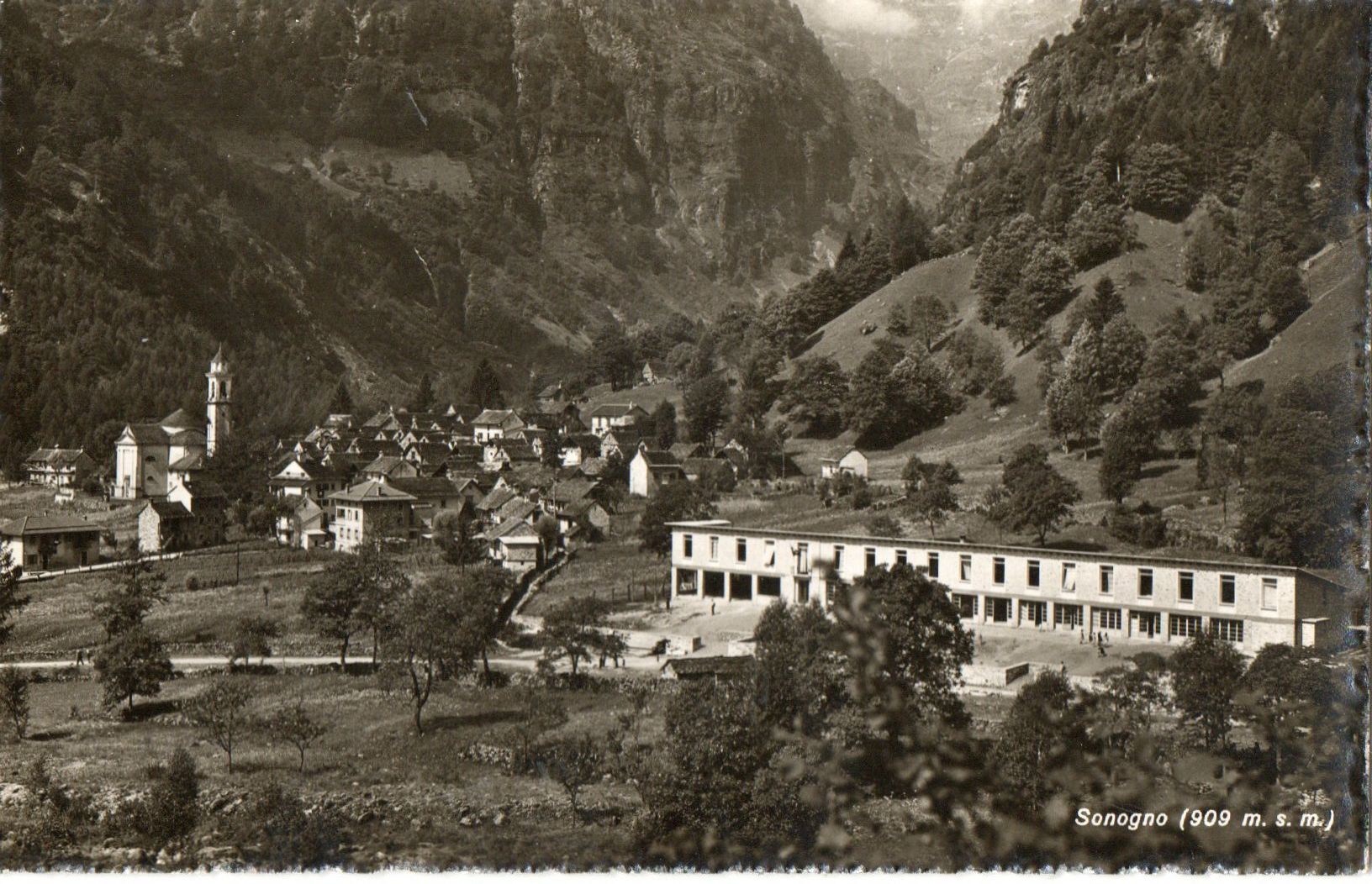 Cartoline postali: Sonogno (4 cartoline) – Usato da Melano venduto da pisonsdro