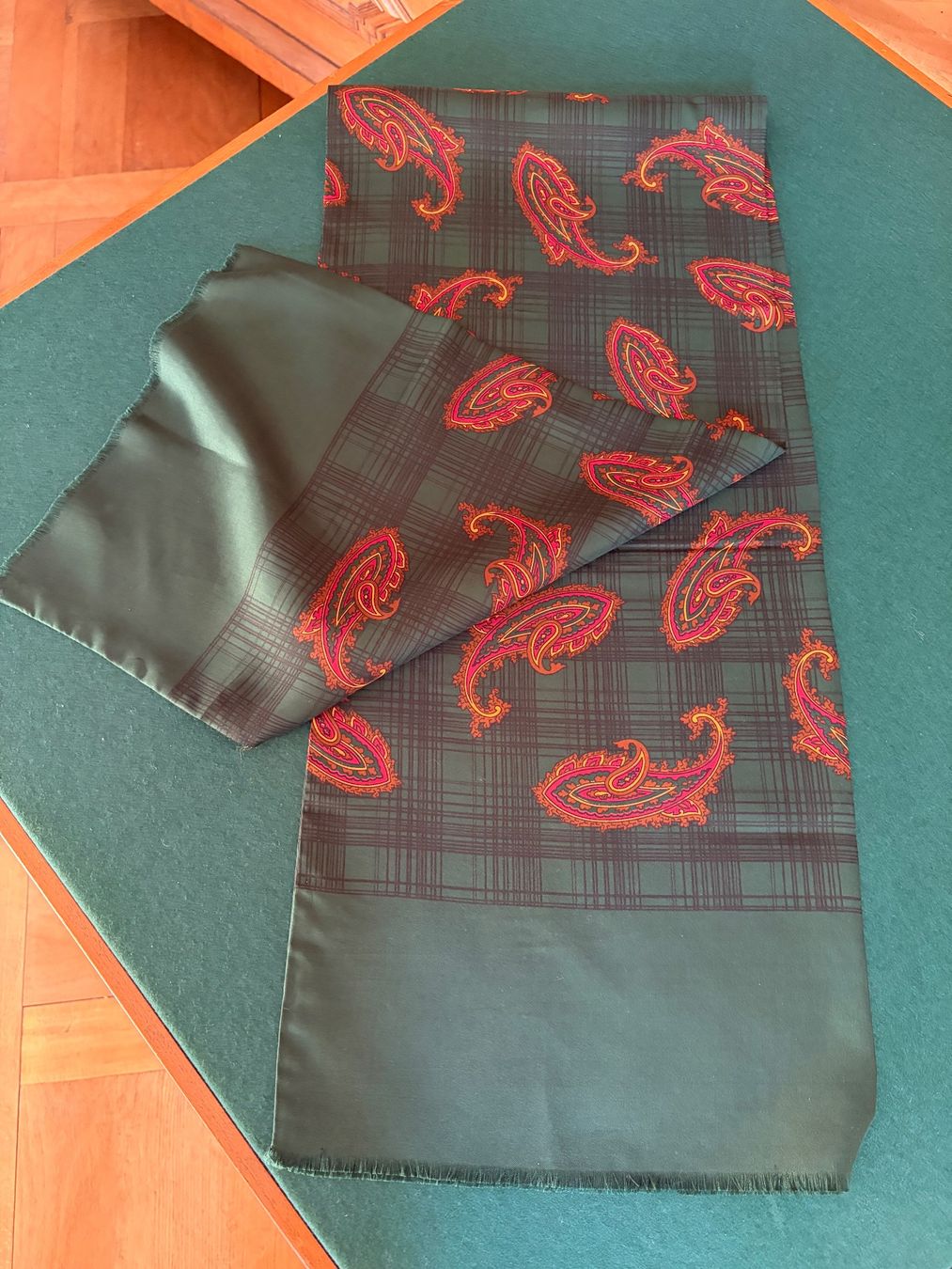 Foulards, Tücher & Schals: 100% Silk Scarf / double-layered /  Condition: New – Neu (gemäss Beschreibung) aus Interlaken von Bona55 7