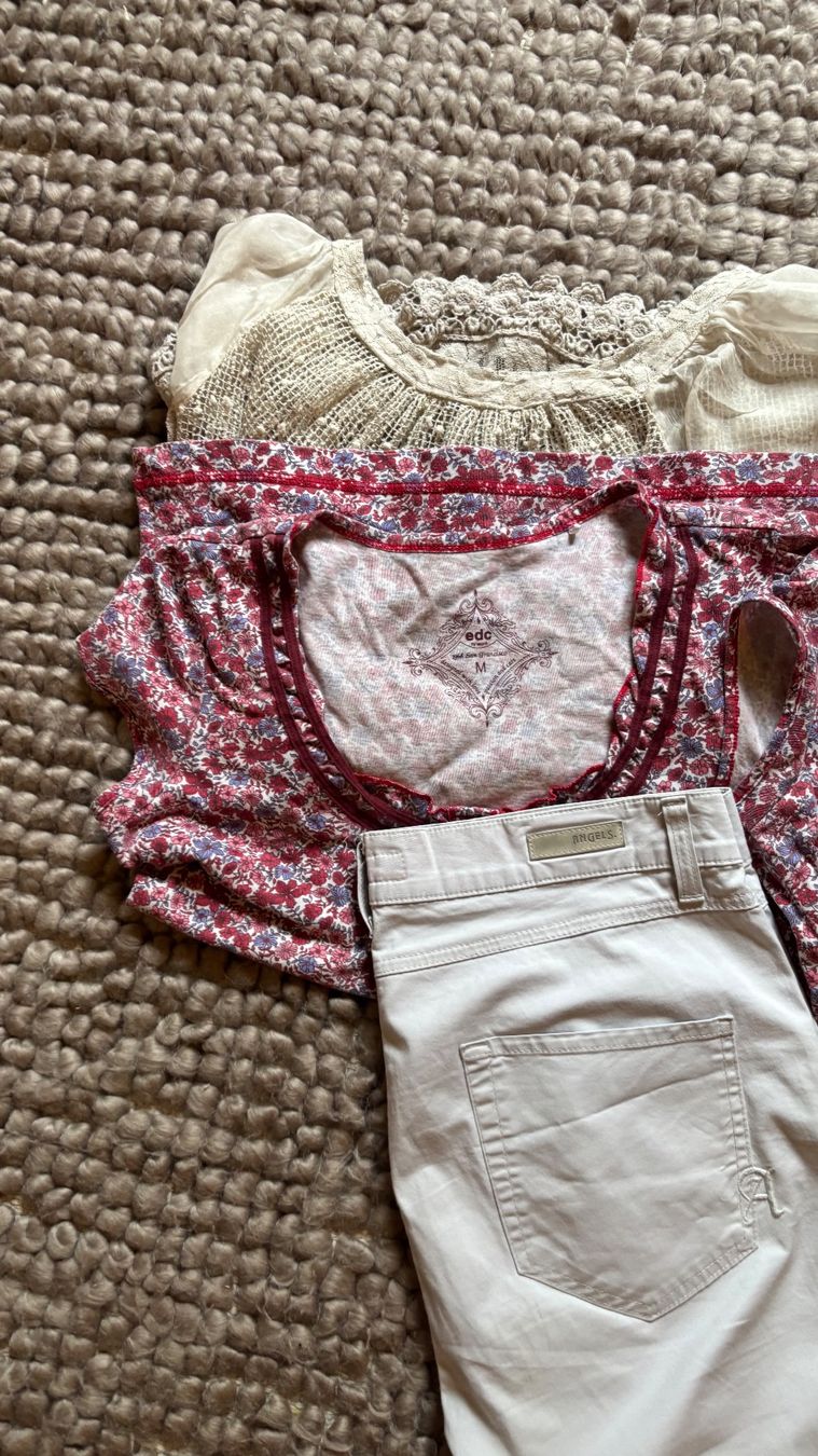 Lotti di vestiti: Capri Hose mit 2 – Usato da Balsthal venduto da wasserente 2