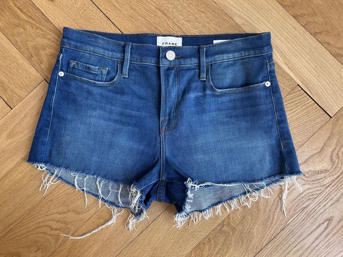 Jeans: Short en jean Frame 28 neuf – Nuovo (secondo la descrizione) da Genève venduto da Sarahchge