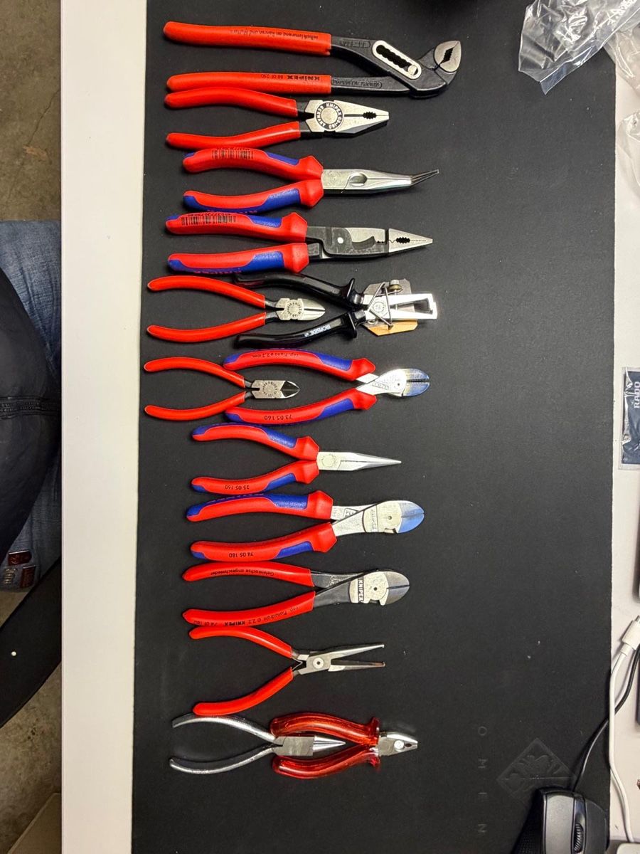 Knipex Tutti gli attrezzi: Knipex Pliers Set von - Excellent Condition! – Nuovo (secondo la descrizione) da Zürich venduto da BONETI