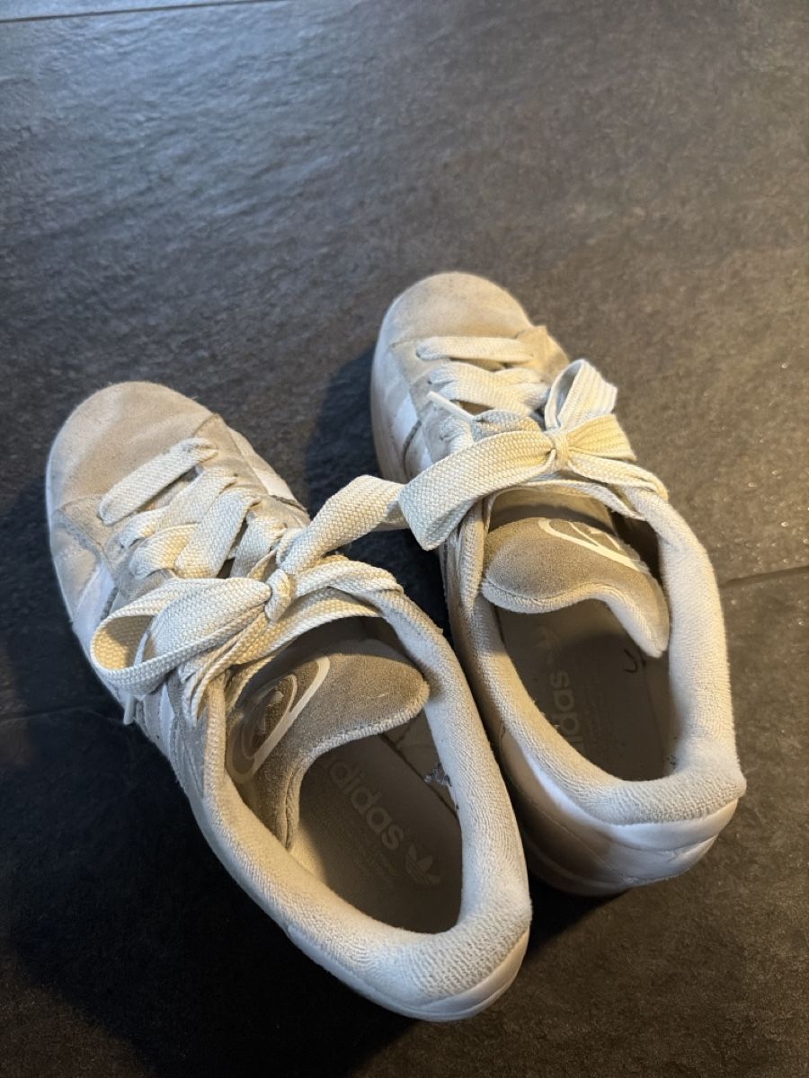 Scarpe da uomo: Stark getragene Sneaker – Usato da wolfhausen venduto da leana.orisha 1