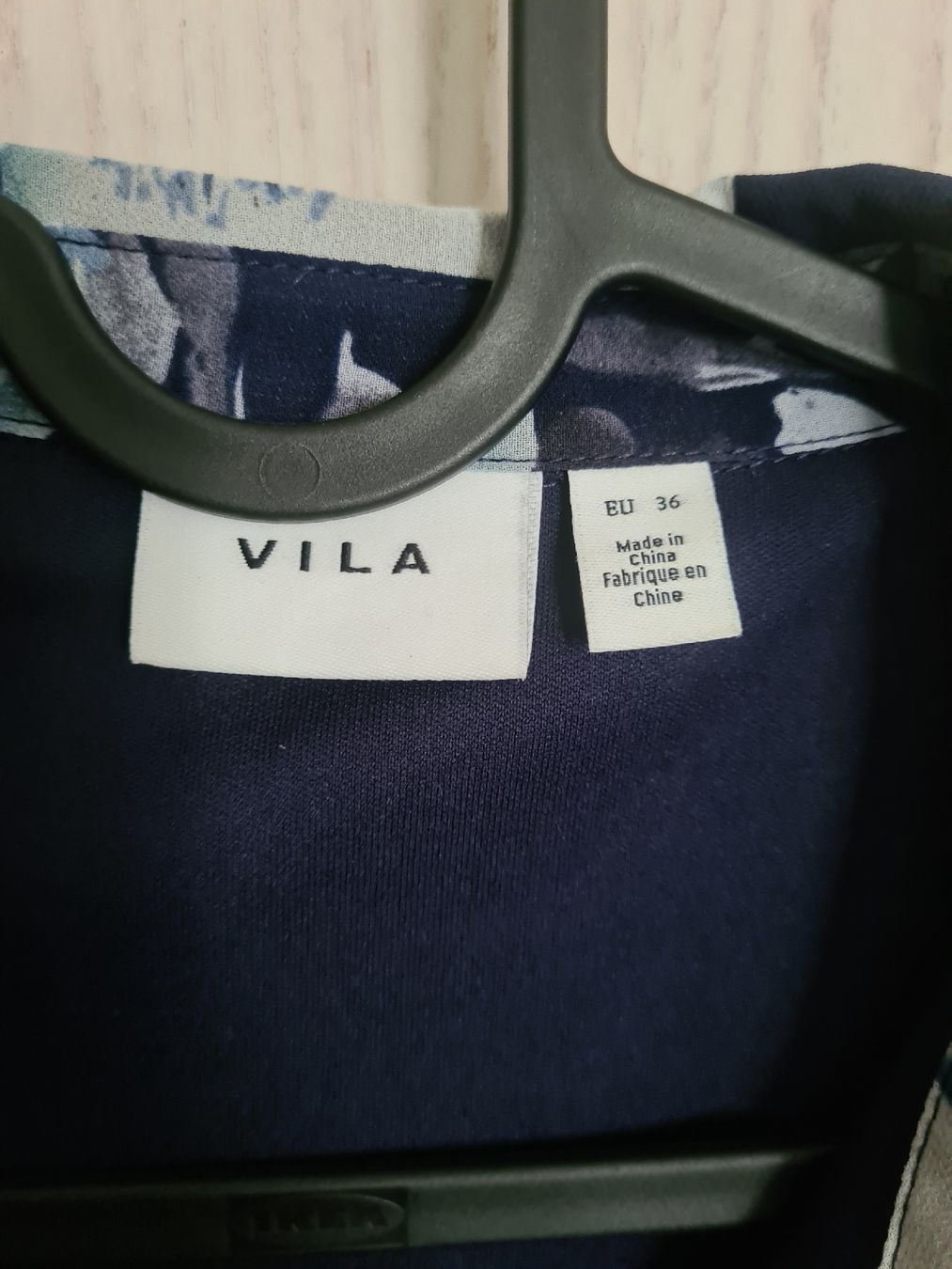Vila Vestiti: Kleid, Vila, EU 36, Blumenmuster, blau – Usato da Steinhausen venduto da MilaB 1